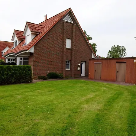 Komfortable Doppelhaushaelfte Und Grossem Garten