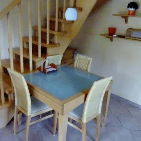 Ferienhaus Komfortable Doppelhaushaelfte Und Grossem Garten Dornum